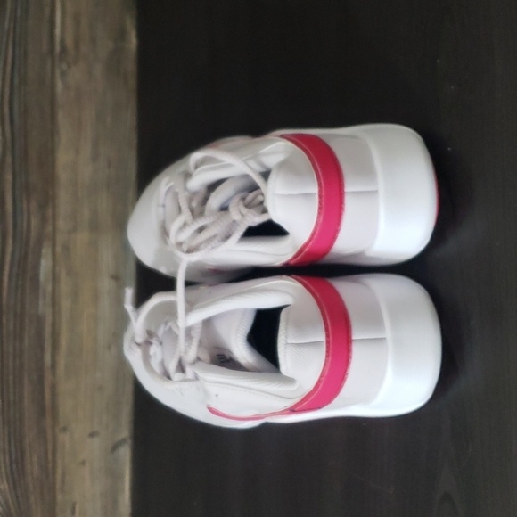 New Nike Legend Essential 2 Gray Pink Sneakers - Picture 5 of 9